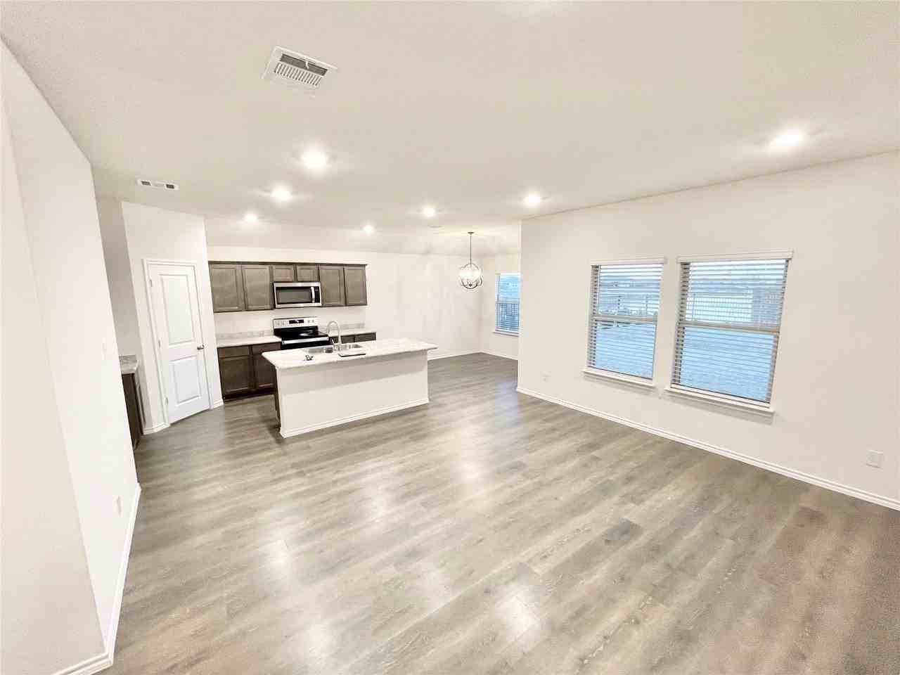 1125 Silver Maple Ln - Photo 4 of 40