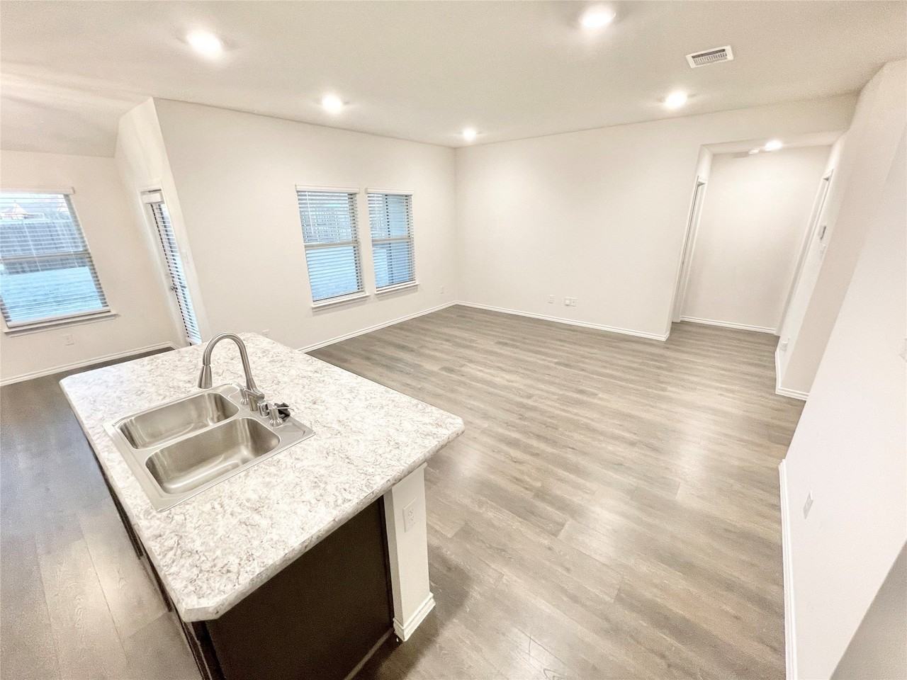 1125 Silver Maple Ln - Photo 5 of 40