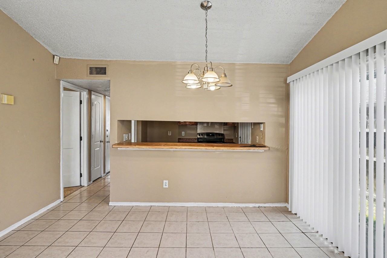 10328 Chelmsford Dr - Photo 6 of 26