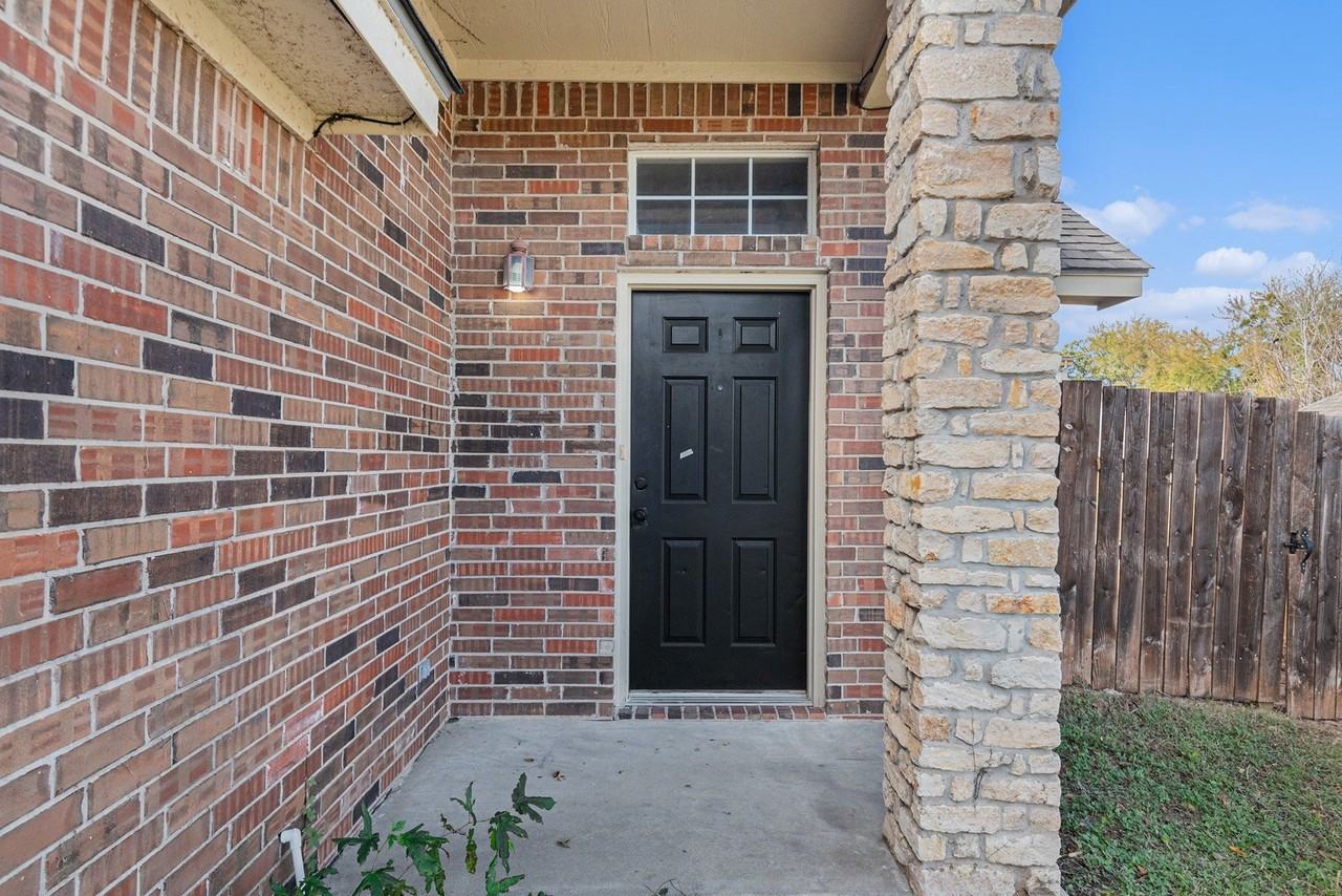 234 Rentz Place Cir - Photo 3 of 25
