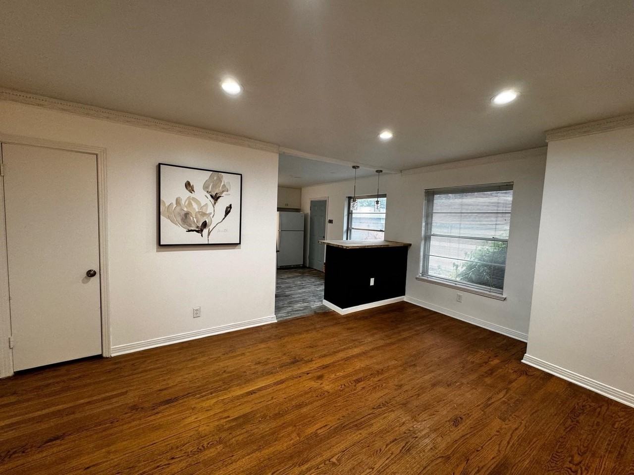 6227 Saint Moritz Ave - Photo 3 of 21