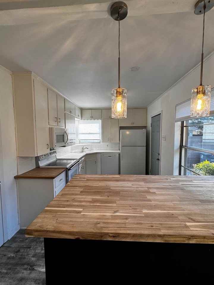 6227 Saint Moritz Ave - Photo 6 of 21