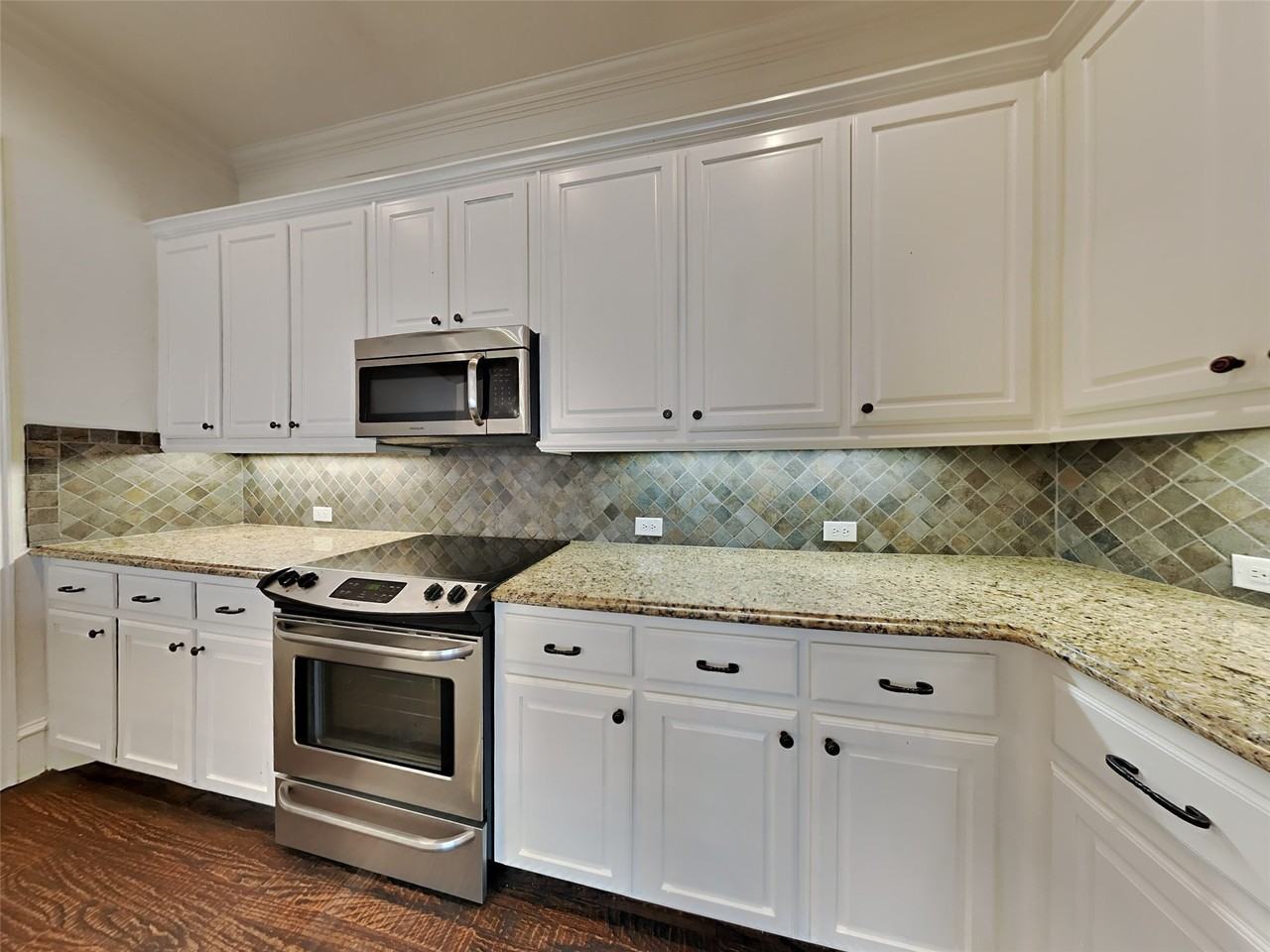 1537 Sienna Ct - Photo 7 of 21