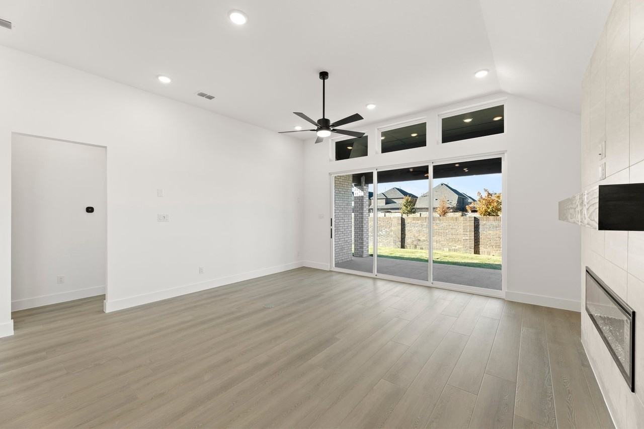 6221 Lake Brook Dr - Photo 6 of 17