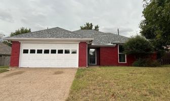 featured image of 1500 Hyde Park Blvd