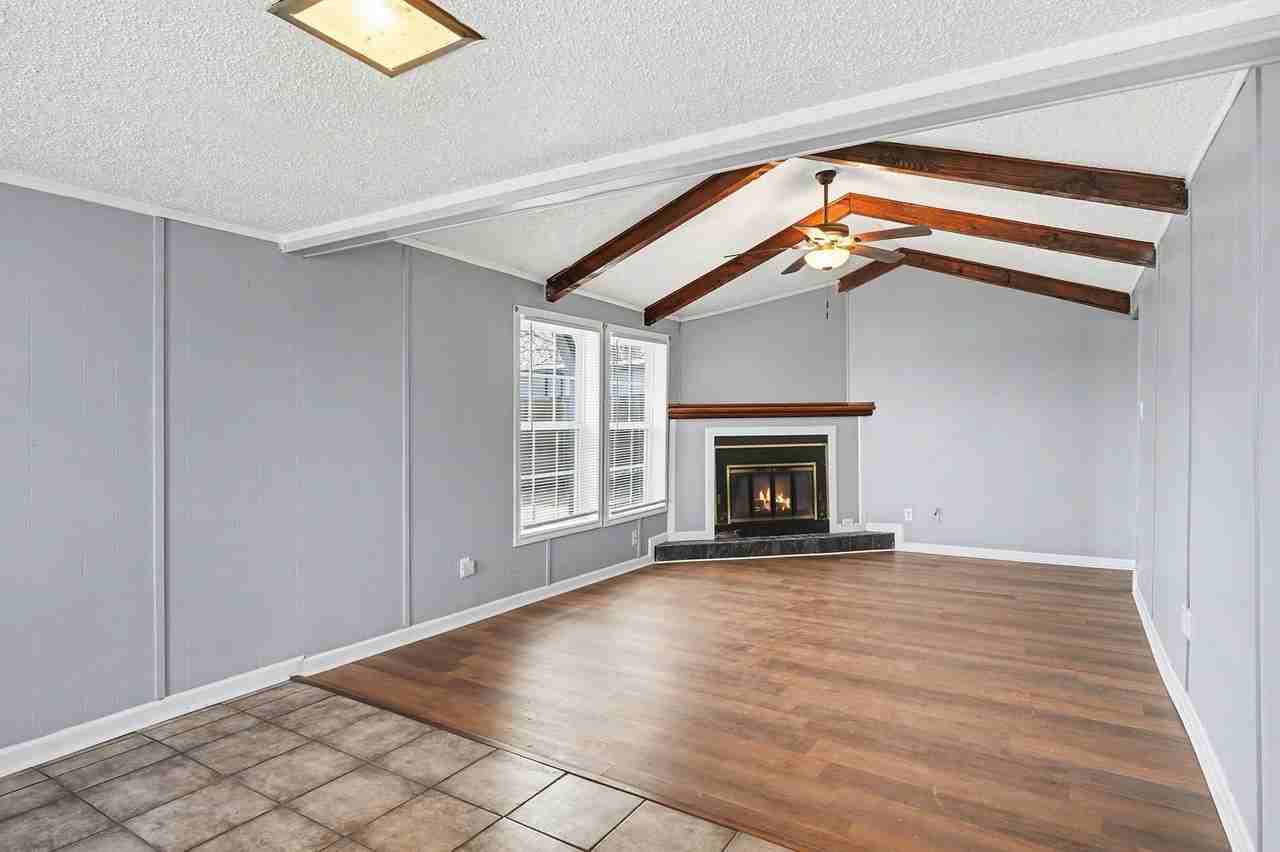 5421 Buchanan St - Photo 4 of 29
