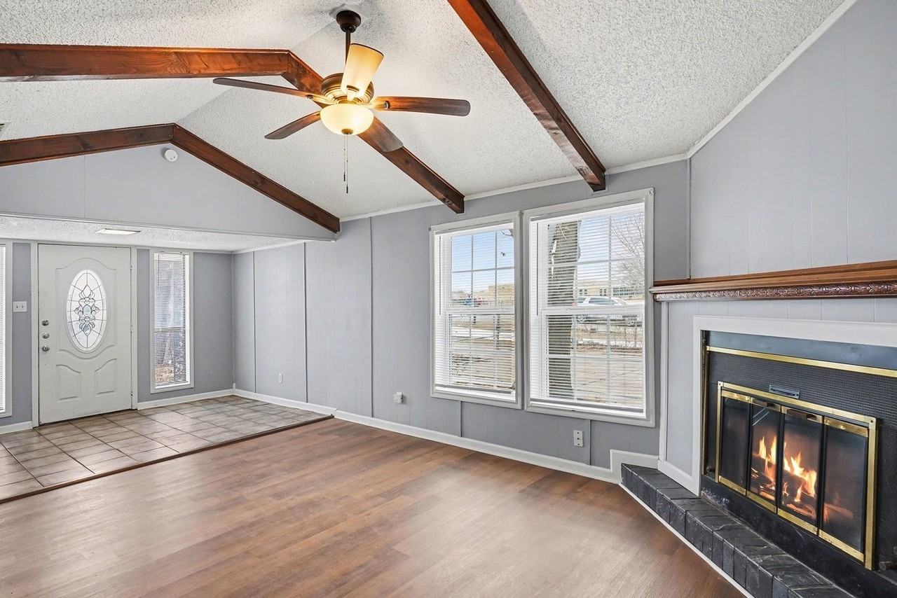 5421 Buchanan St - Photo 6 of 29