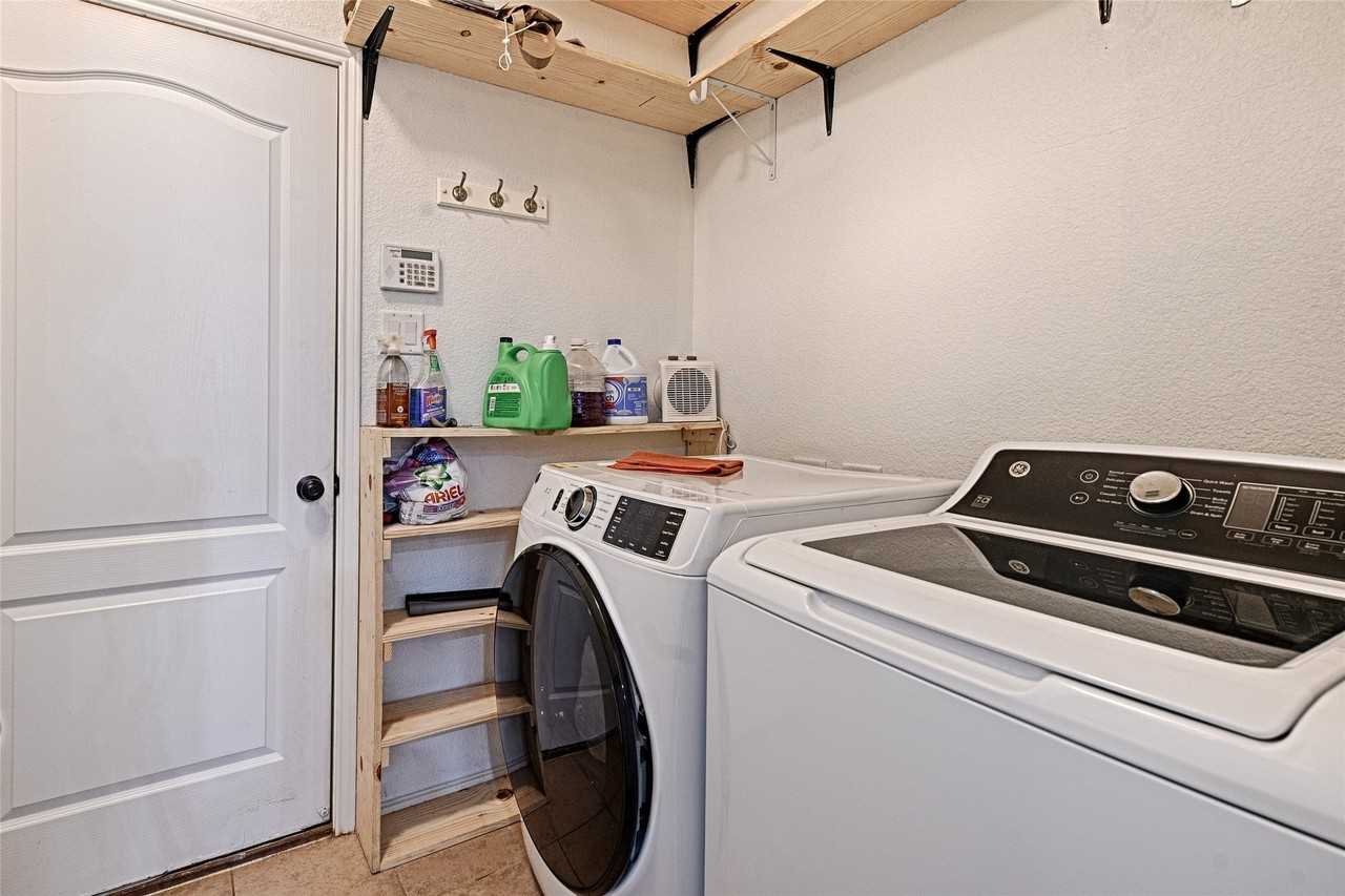 5984 Stone Mountain Rd - Photo 4 of 25