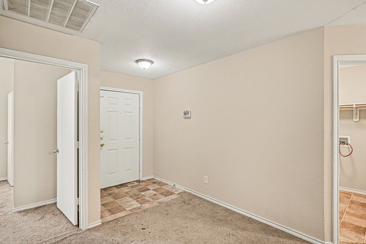 2835 Ainwick Ct - Photo 4 of 25