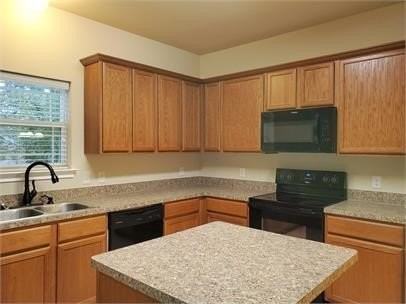 214 N Ricketts St - Photo 5 of 11