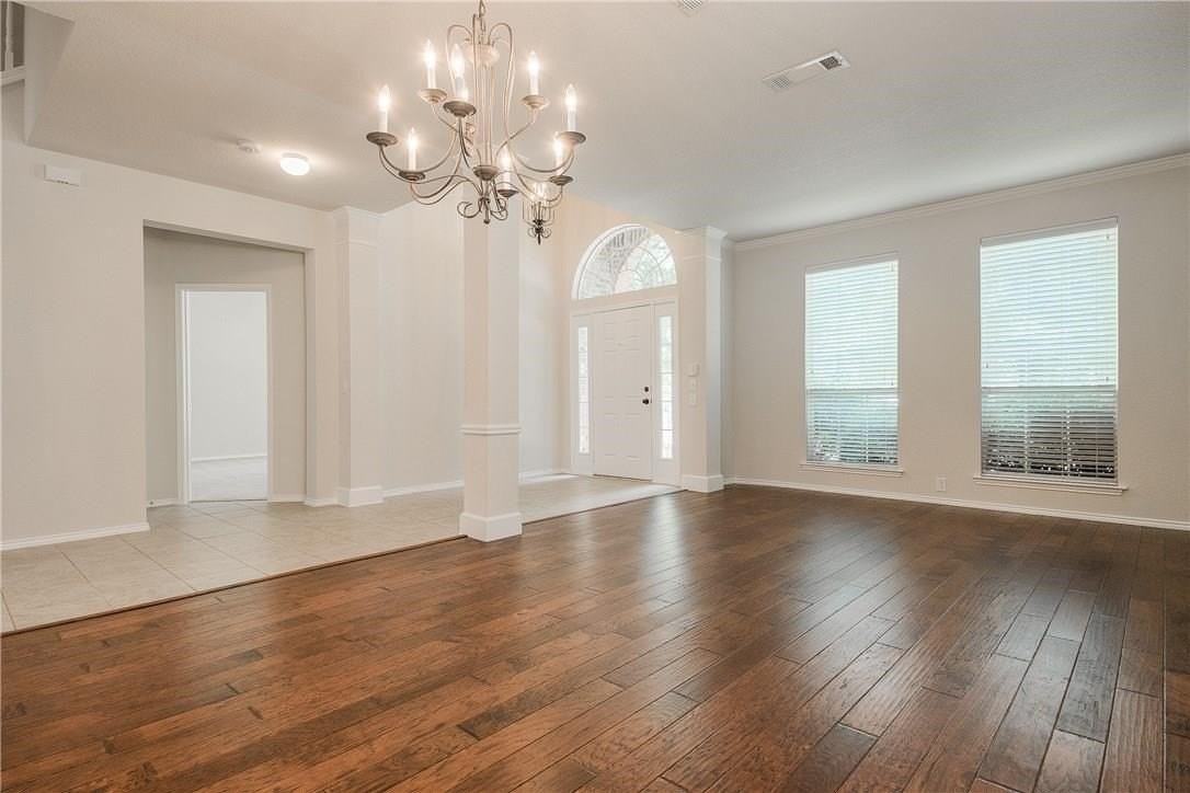 2338 Falcon Point Dr - Photo 3 of 17