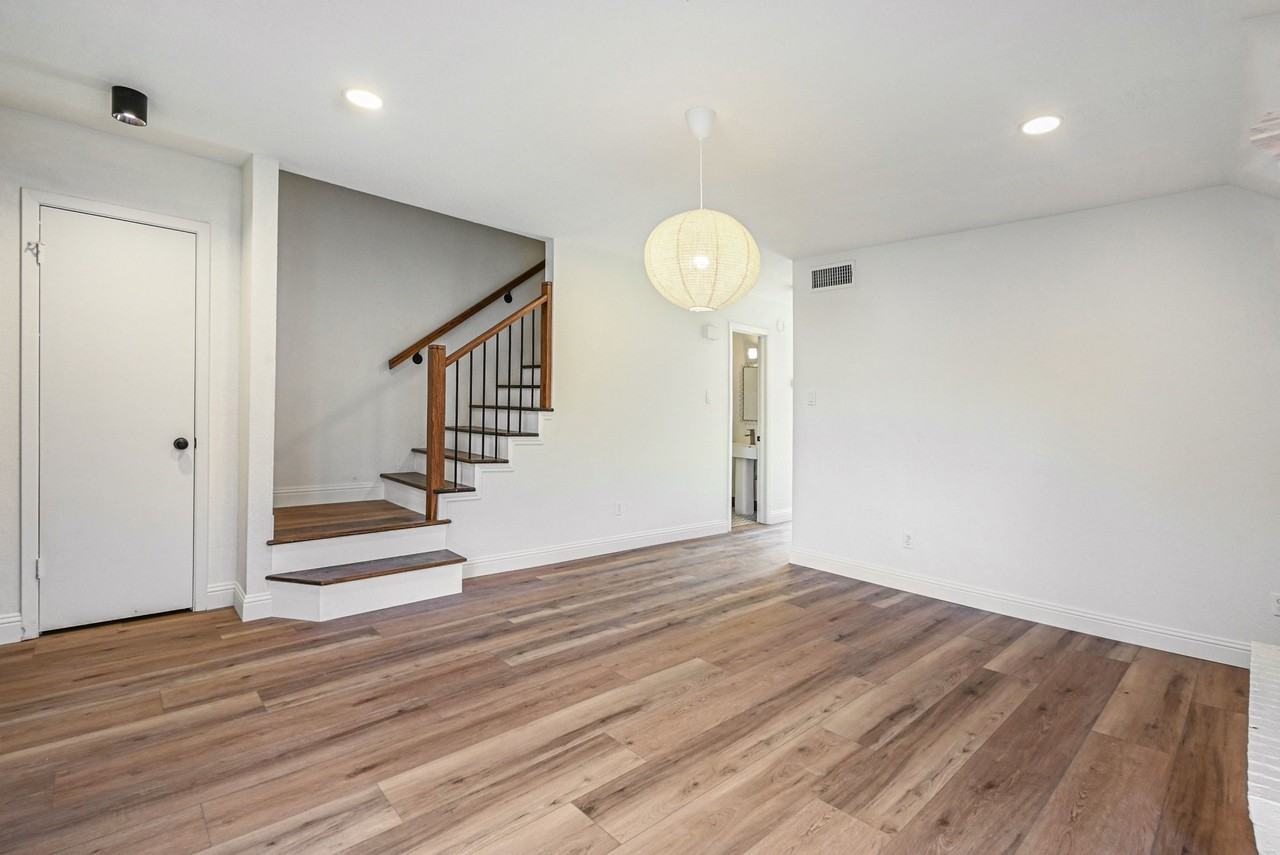2103 Mistletoe Ave - Photo 2 of 23