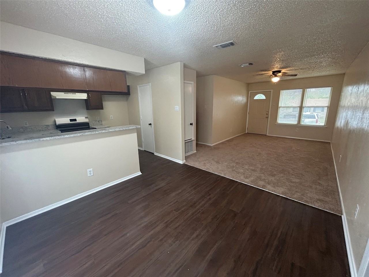 1105 Saturn Dr - Photo 5 of 13