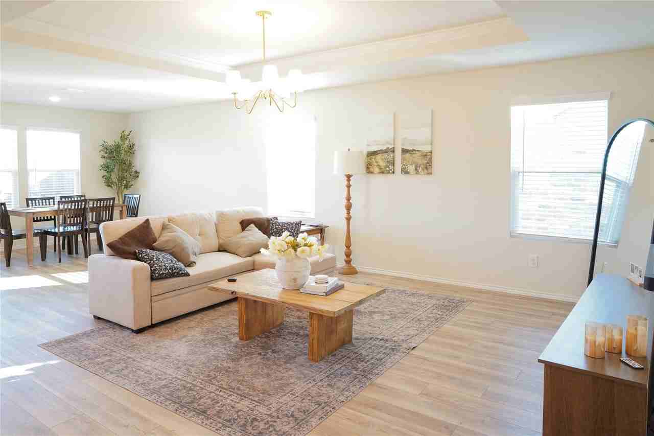 4604 Benham Dr - Photo 6 of 17