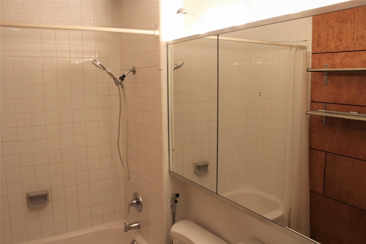 417 Melrose Dr - Photo 4 of 7