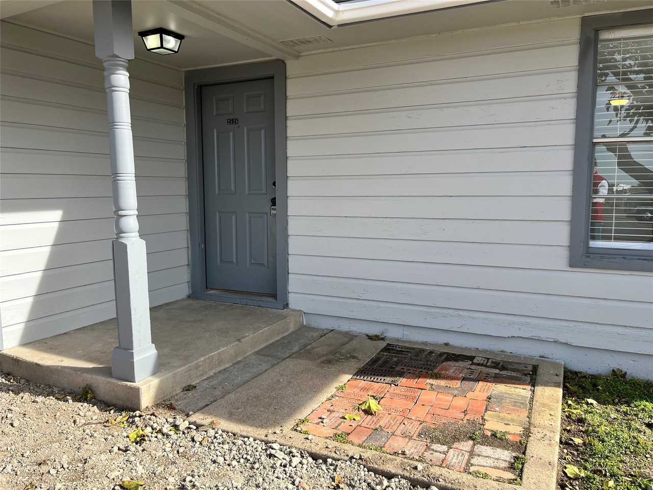 2526 Louise St #A - Photo 2 of 14