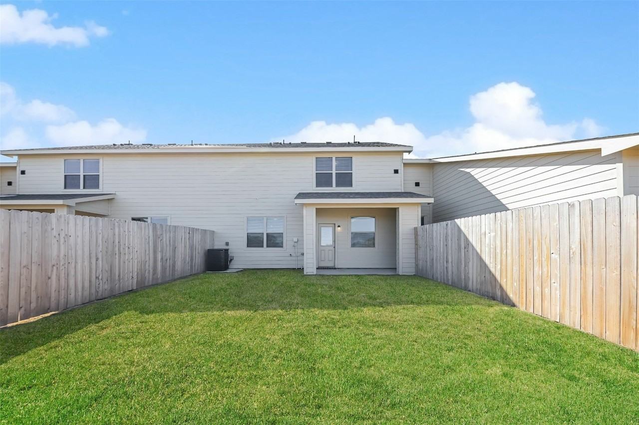 2804 Redhead Pl - Photo 2 of 16