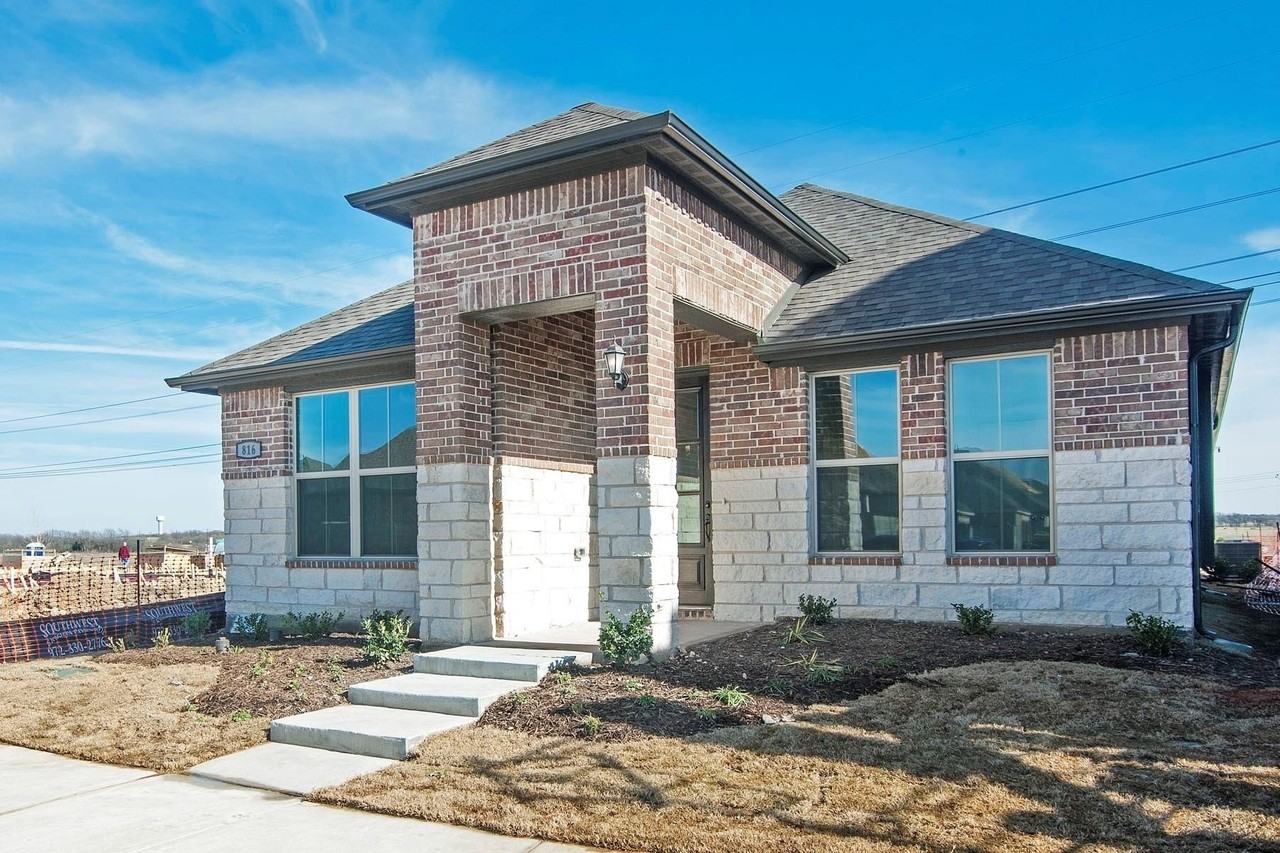 816 Trailside Ln - Photo 2 of 38