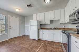 featured image of 7 Pershing Dr #A