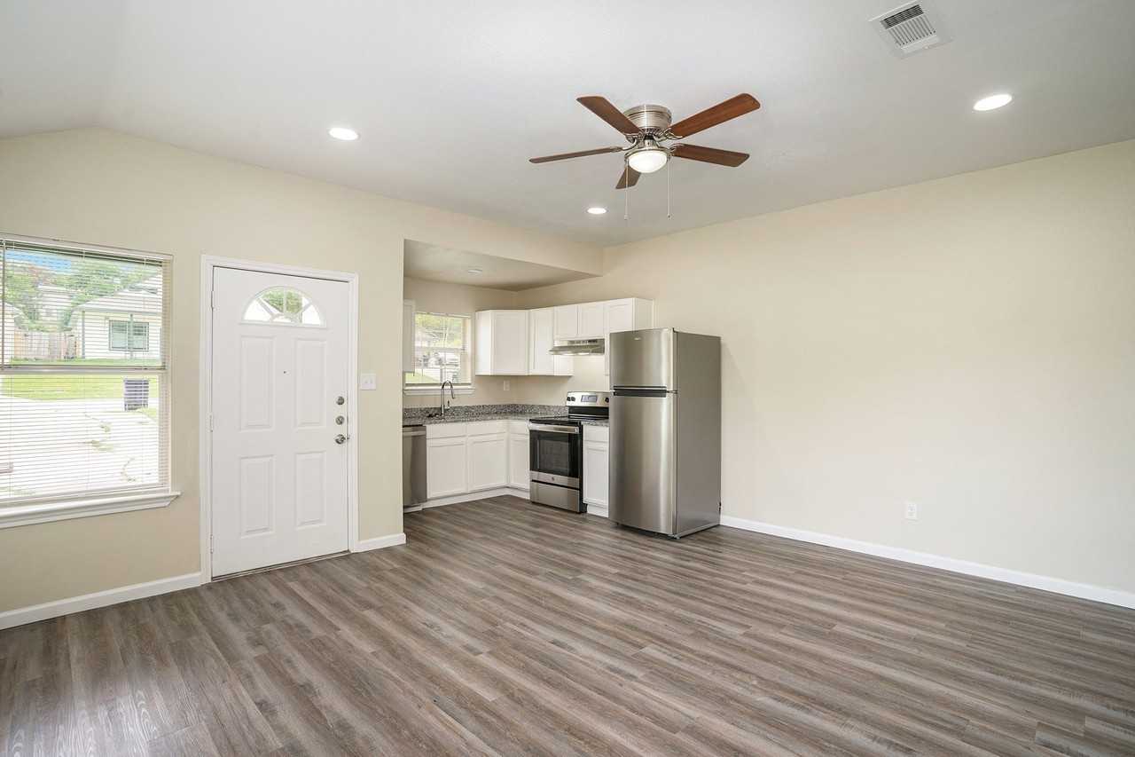 2200 Brookes St #A - Photo 5 of 15