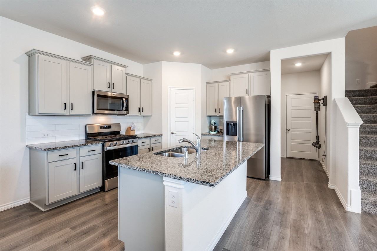 2608 Hale Rd - Photo 4 of 15