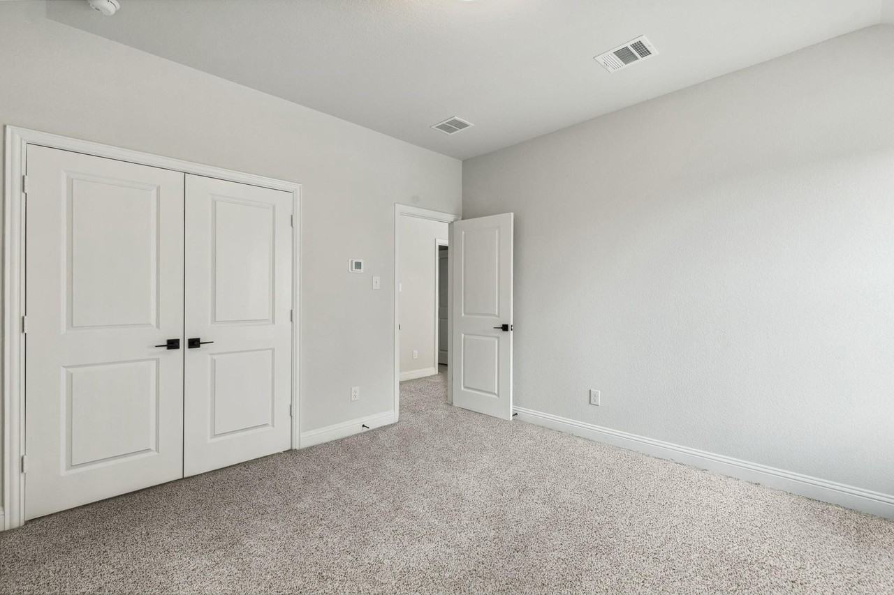 2821 Woodland Ct - Photo 6 of 10