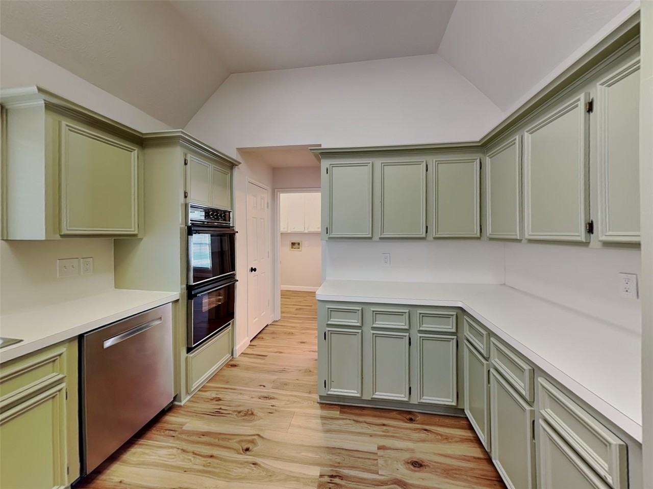 1313 Red Maple Dr - Photo 4 of 16