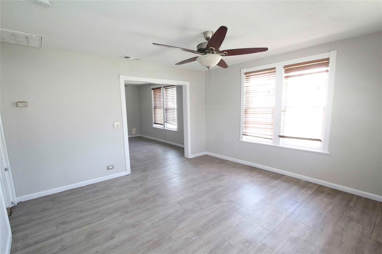 923 S Wine St - Photo 2 of 13
