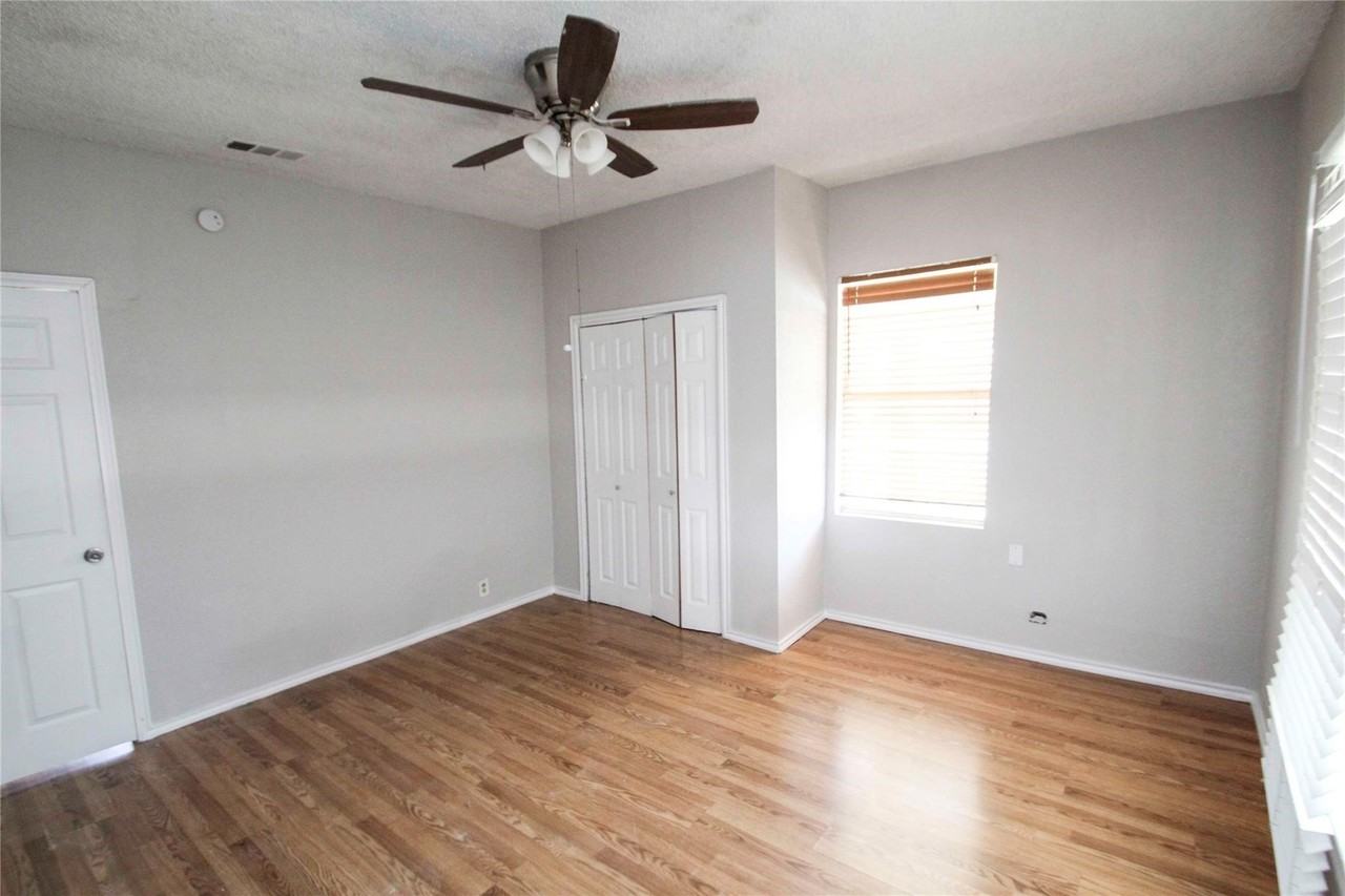 923 S Wine St - Photo 5 of 13