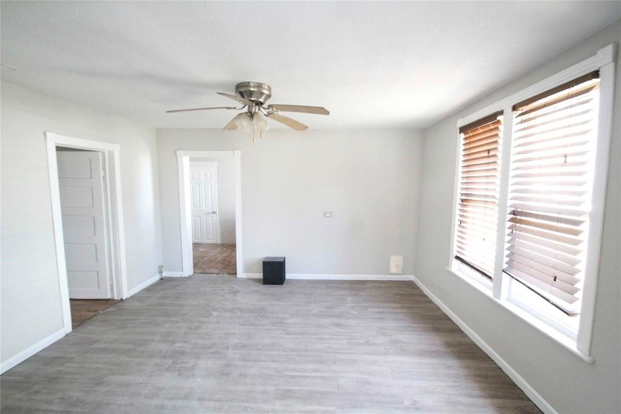 923 S Wine St - Photo 6 of 13