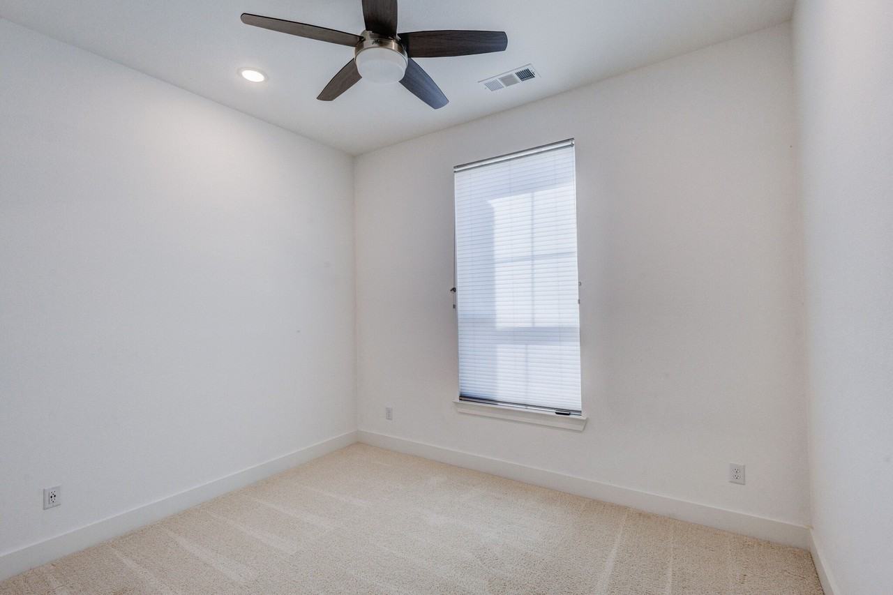 4051 Delta Dr - Photo 3 of 35