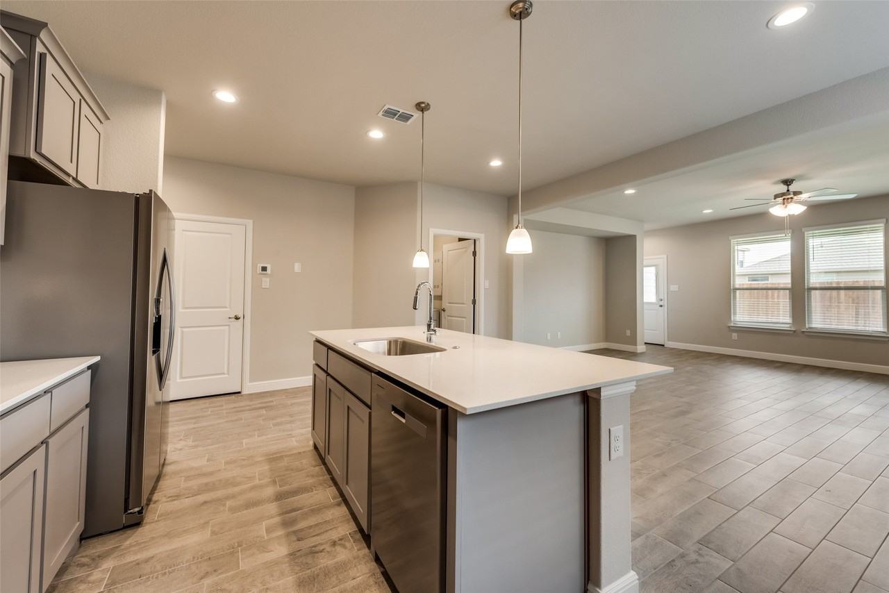 14532 Caelum Dr - Photo 5 of 16