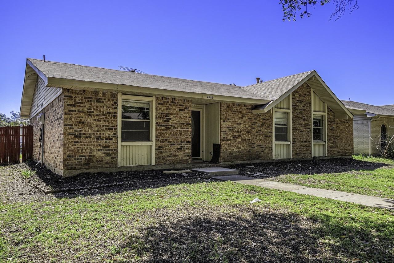 1814 Addington Dr - Photo 3 of 24