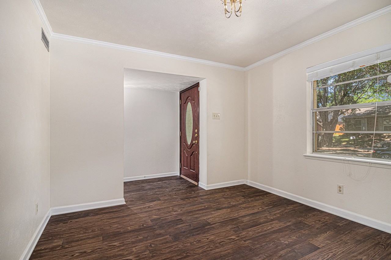 1814 Addington Dr - Photo 4 of 24