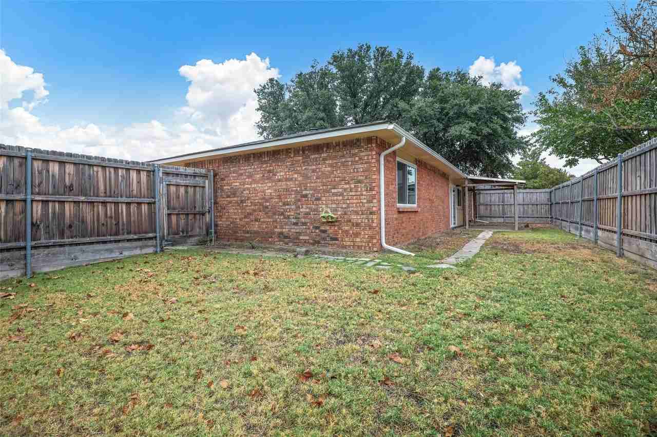 4904 Watkins Dr - Photo 3 of 15