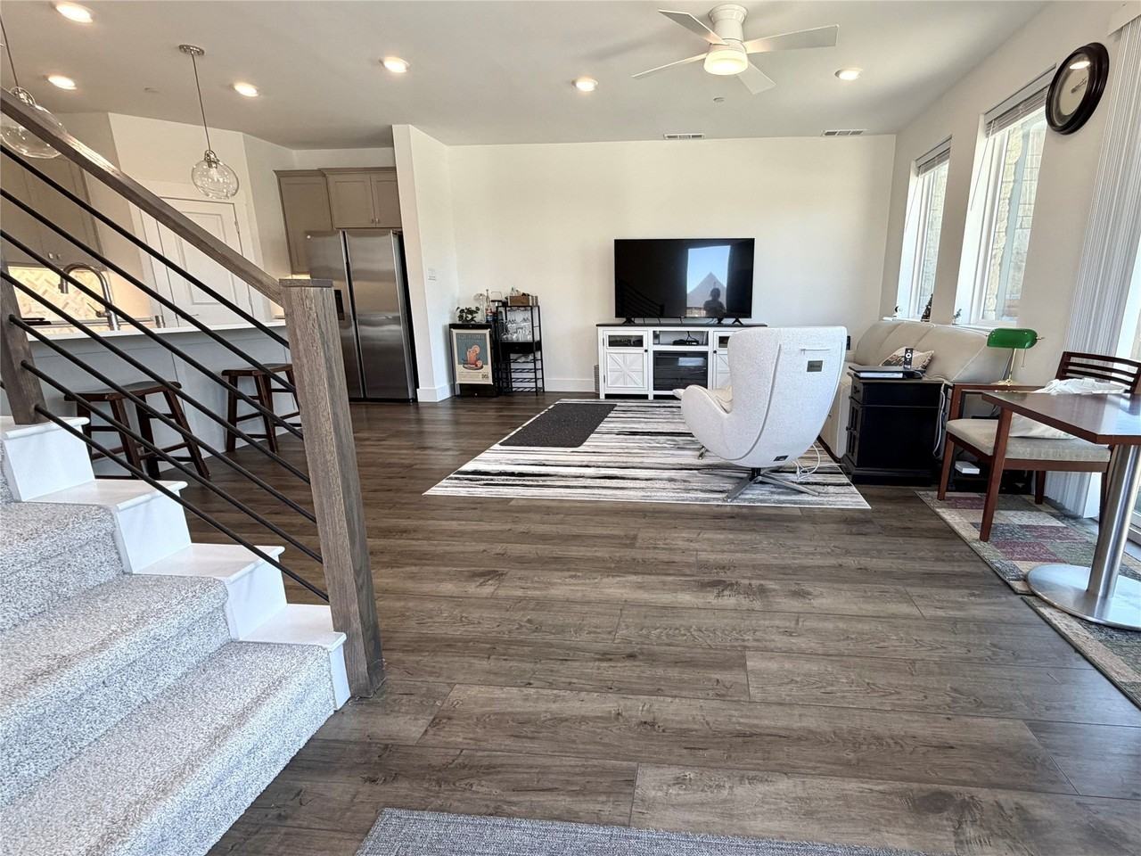 760 Cavitt Ct - Photo 3 of 27