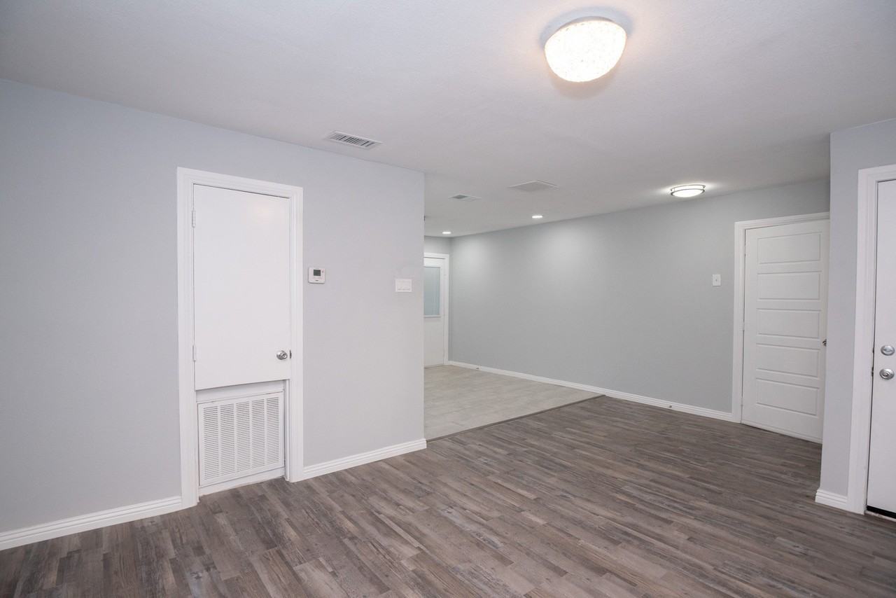 1505 Arbor Ln - Photo 7 of 29