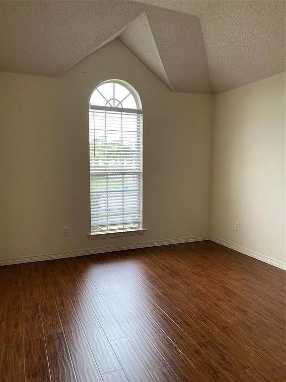 10079 Cambridge Dr - Photo 6 of 9