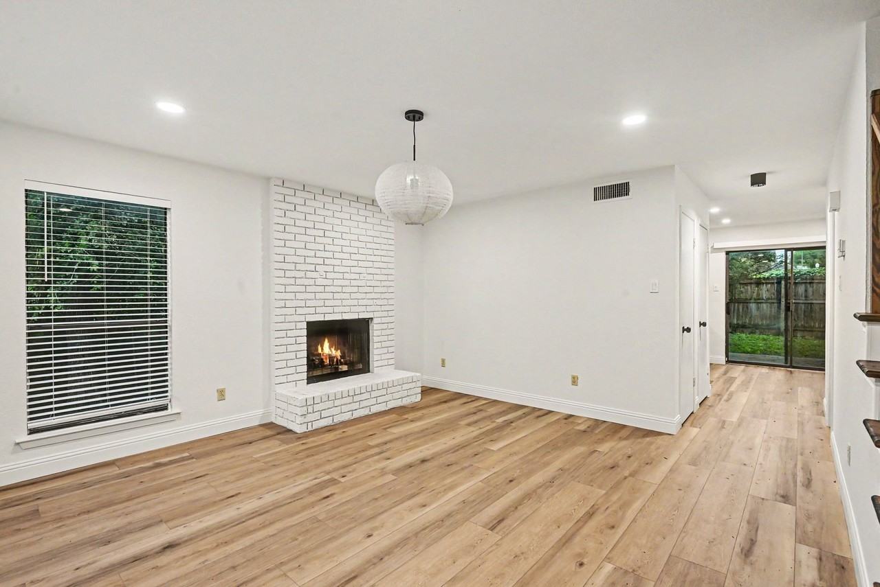 2101 Mistletoe Ave - Photo 3 of 24