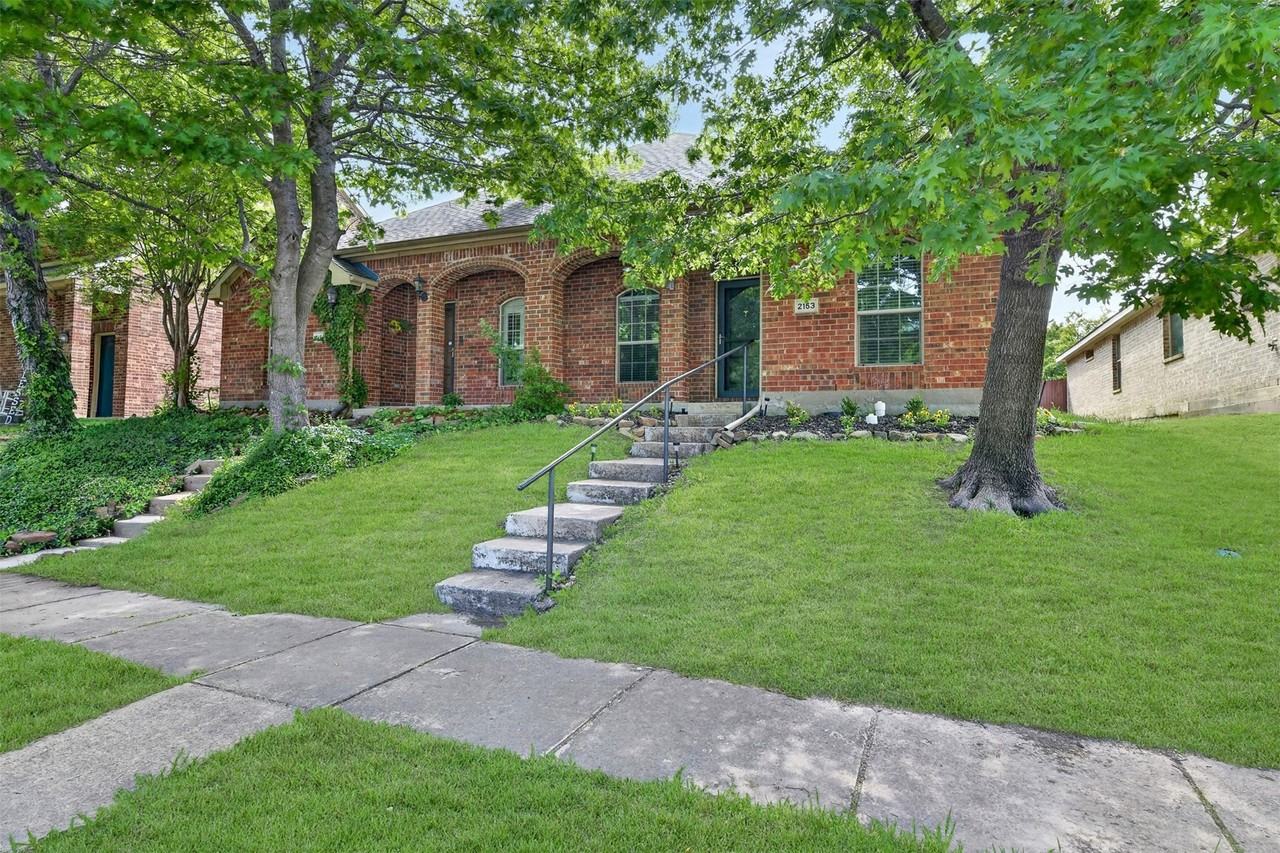 2153 Colby Ln - Photo 4 of 30