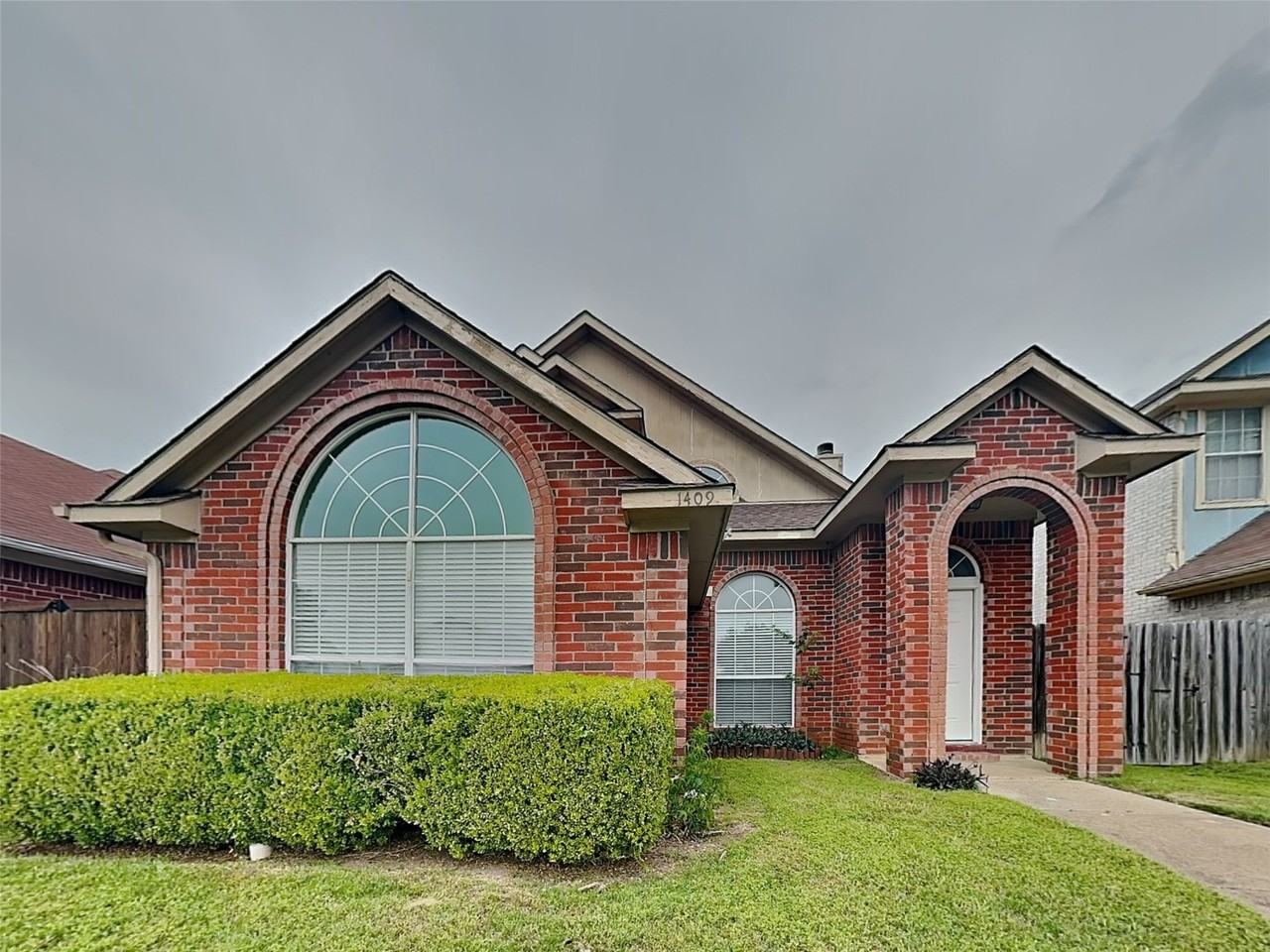 1409 Post Oak Dr