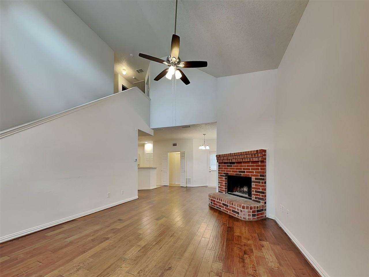 1409 Post Oak Dr - Photo 4 of 18