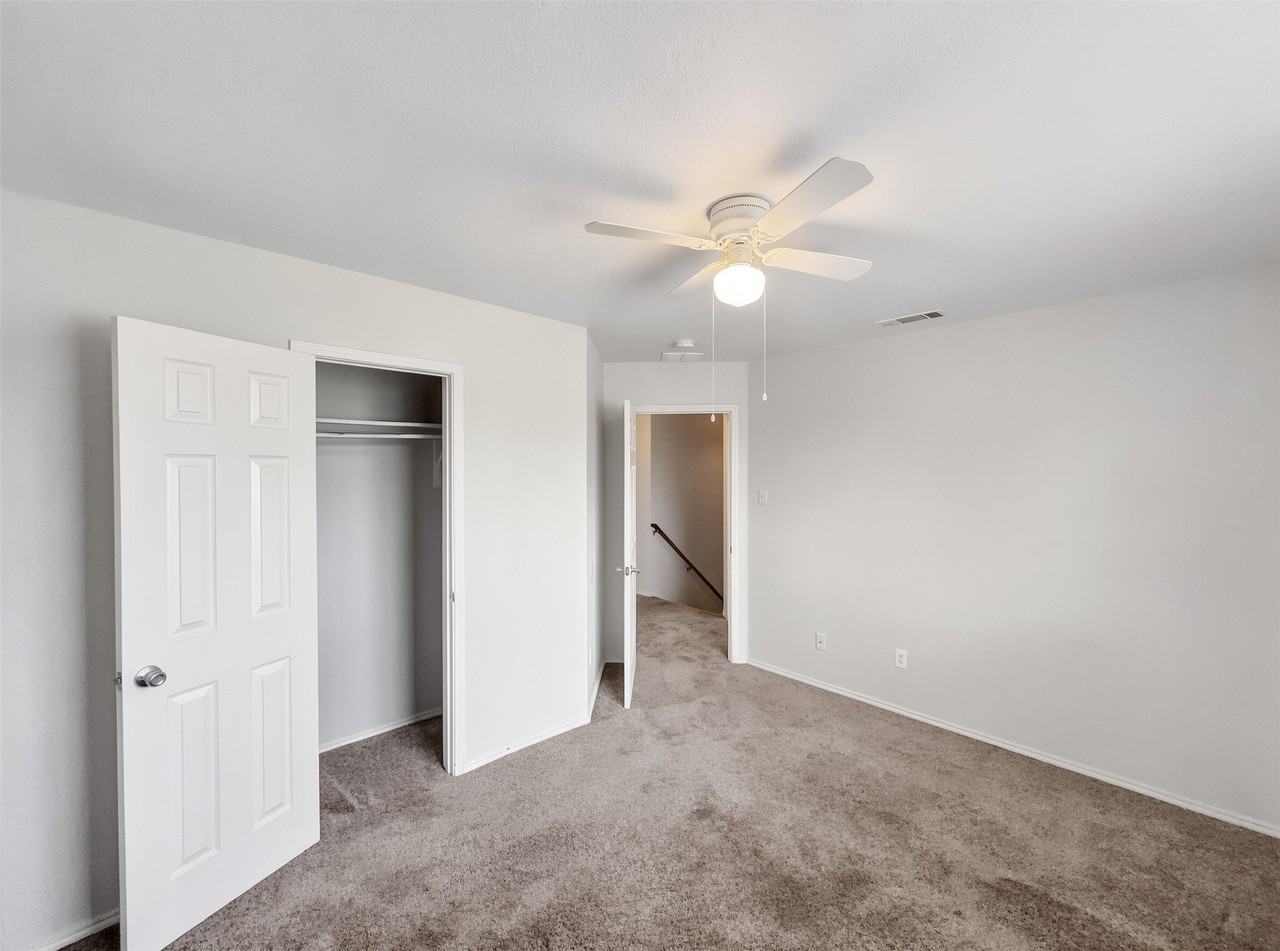3211 Roundtree Ln - Photo 7 of 25