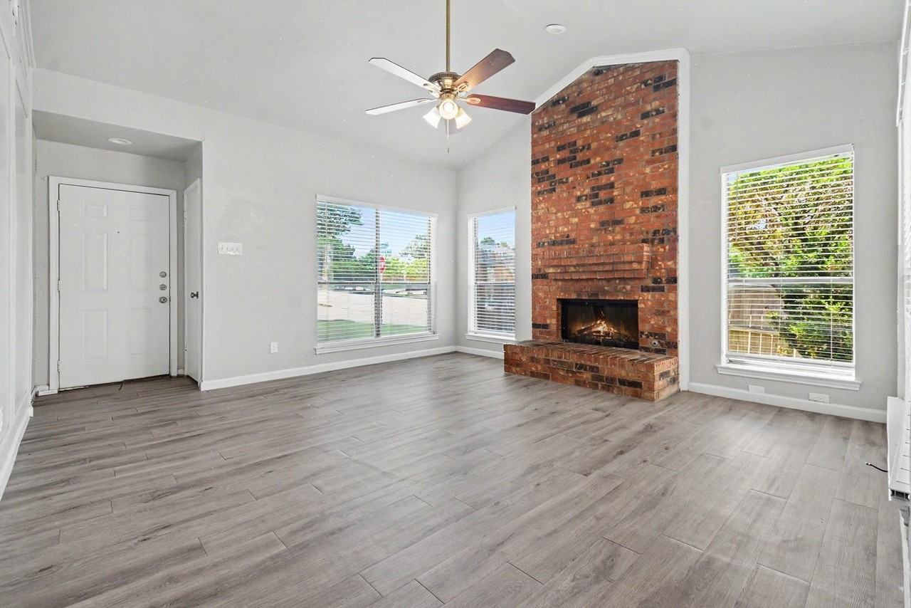 2201 Jackson Cir - Photo 4 of 31
