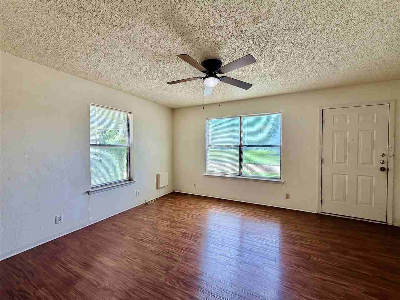3311 Fallmeadow St - Photo 4 of 15