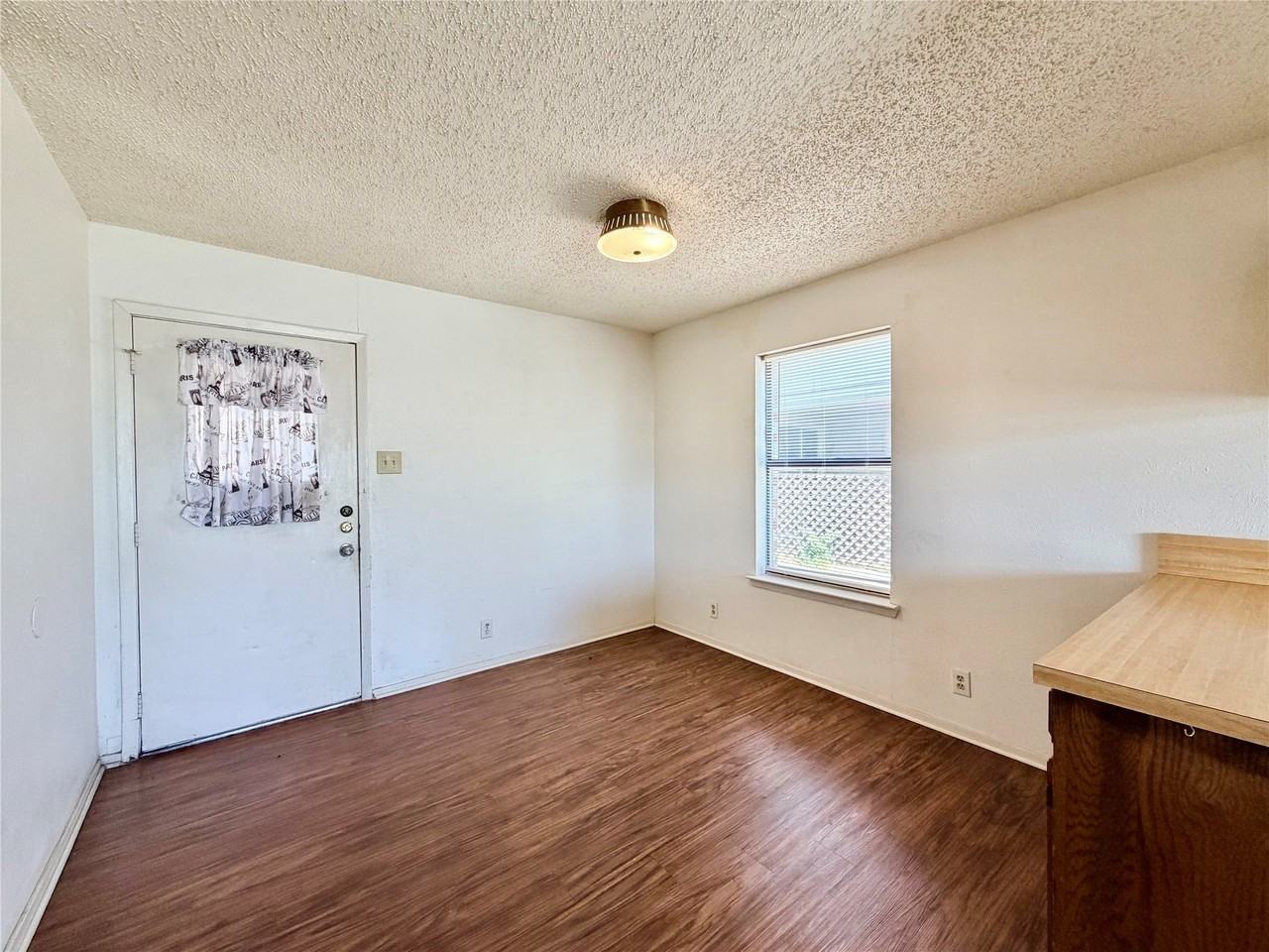 3311 Fallmeadow St - Photo 5 of 15
