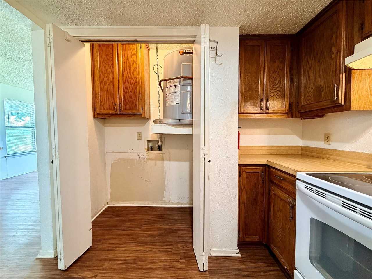 3311 Fallmeadow St - Photo 7 of 15