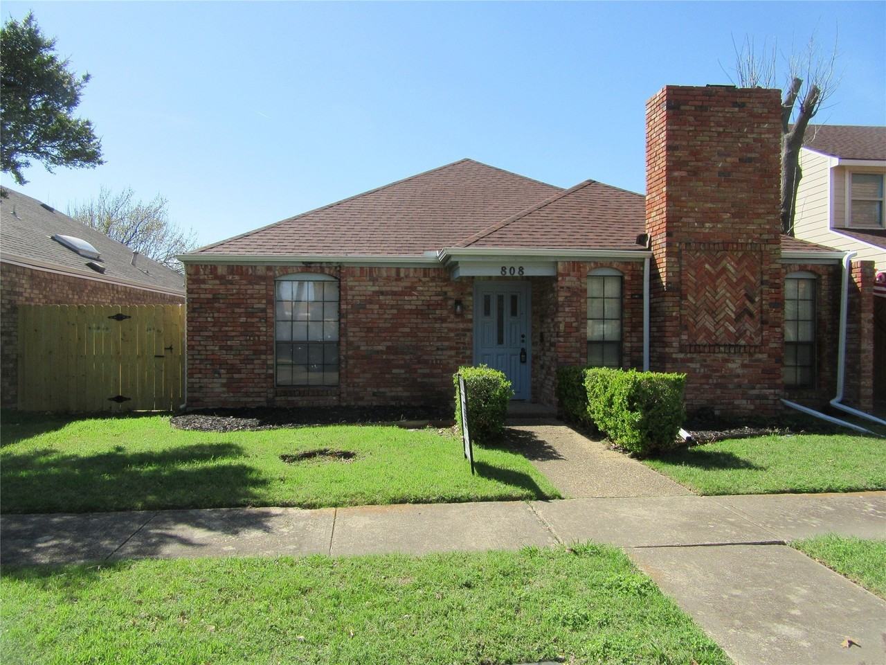 808 Woodway Ln - Photo 2 of 15