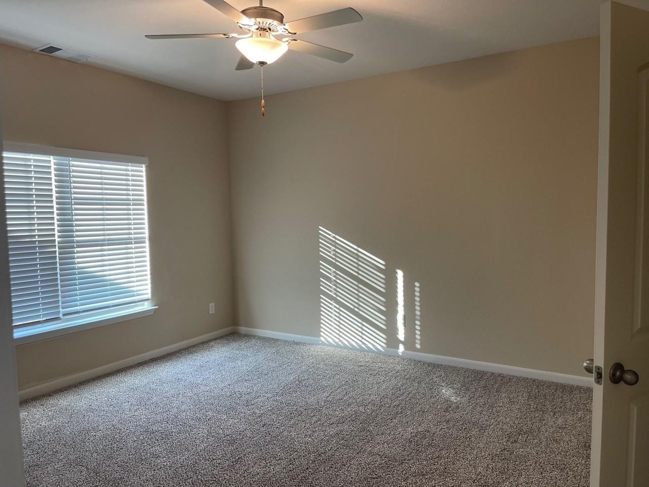 311 Clear Springs St - Photo 7 of 25