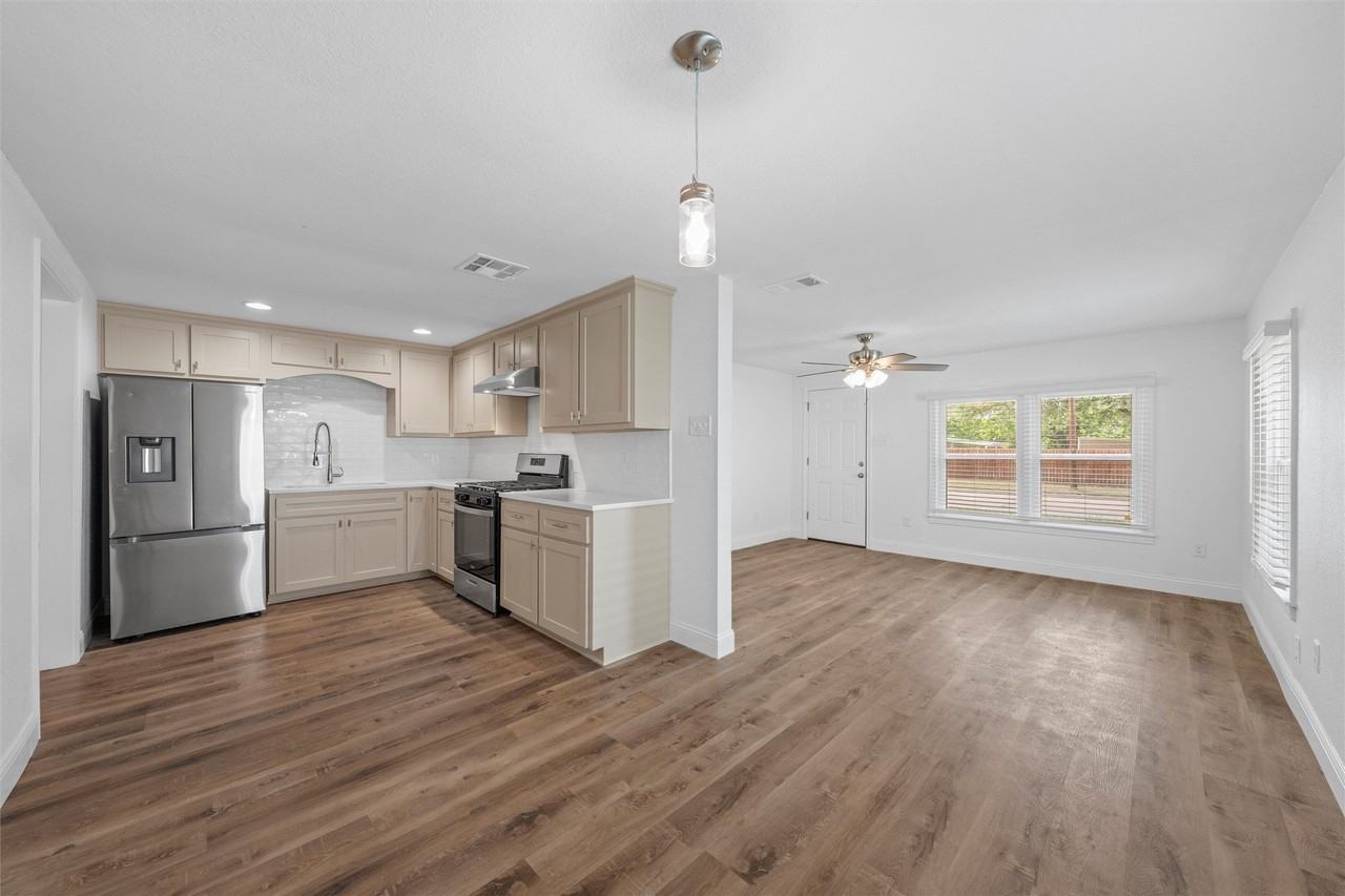 1720 Bagby Ave - Photo 5 of 24